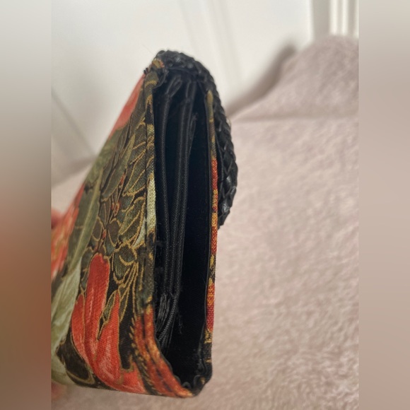 AVON FLORAL WALLET - Picture 3 of 7